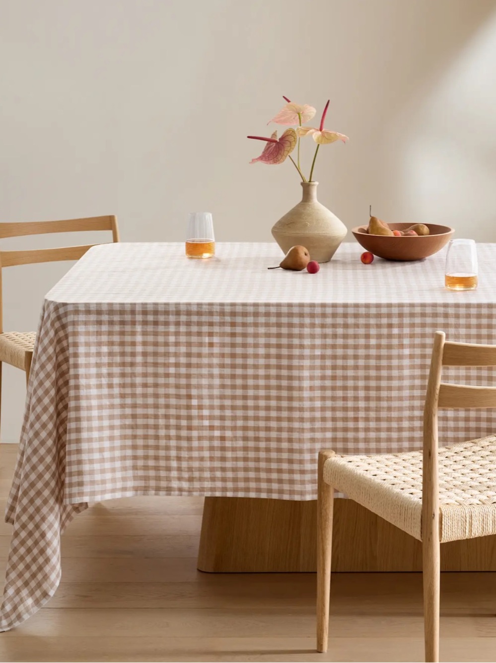 QUINCE European Linen Gingham Tablecloth Cafe 70x108 127